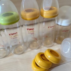 ピジョン　ガラス哺乳瓶4本　プラスチック1本おまけ付　の画像