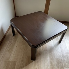 こたつテーブルの画像