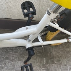 【直接取引き】 GRAPHIS 18インチ子供用自転車 ホワイト/イエローの画像