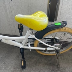 【直接取引き】 GRAPHIS 18インチ子供用自転車 ホワイト/イエローの画像
