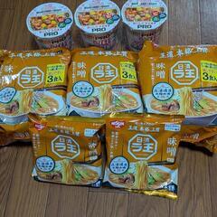 カップ麺日清カップヌードルプロ3個＆ラ王11食の画像