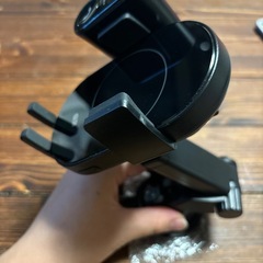 取引中FMトランスミッター付き10wワイヤレス充電ホルダーの画像