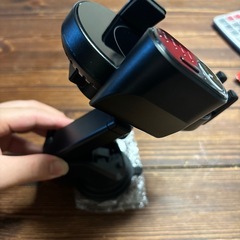 取引中FMトランスミッター付き10wワイヤレス充電ホルダーの画像