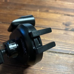 取引中FMトランスミッター付き10wワイヤレス充電ホルダーの画像
