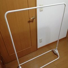 部屋干し　パイプハンガー