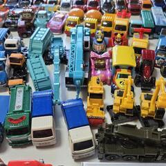 トミカ ミニカー たくさん(トミカ以外もあります)の画像