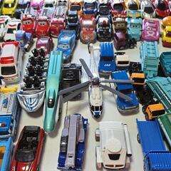 トミカ ミニカー たくさん(トミカ以外もあります)の画像