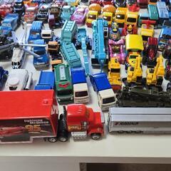 トミカ ミニカー たくさん(トミカ以外もあります)の画像