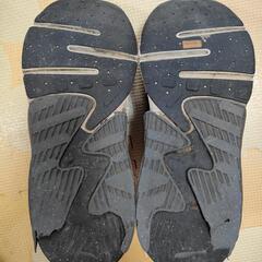 NIKE（ナイキ）エクシーズGS　ブラック色　スニーカーの画像