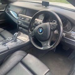BMW550i Mスポーツ ‼️8万㌔‼️車検令和8年10月まで‼️サンルーフ‼️絶好調！ の画像