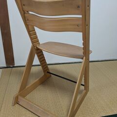 木製キッズチェアの画像