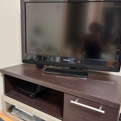 テレビ、テレビ台の画像