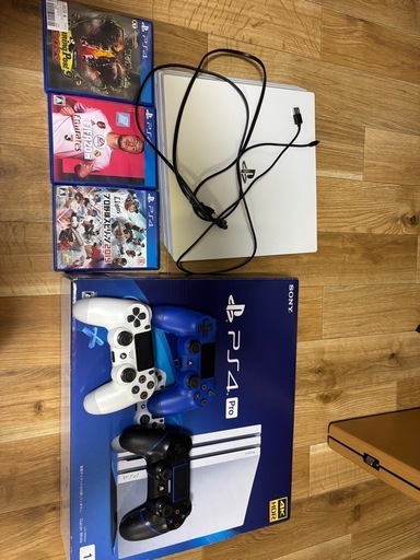 プレイステーション ps4 Pro 1TB Glacier White