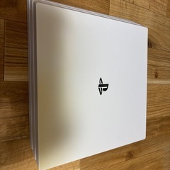 ps4 Pro 1TB Glacier Whiteの画像
