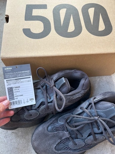 スニーカー YEEZY500