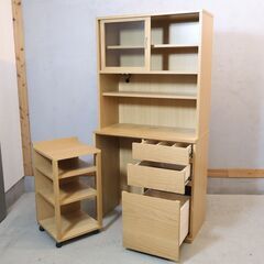 人気の無印良品(MUJI)のオーク材 カップボードです！！シンプルで低めの食器棚は圧迫感を感じさせず、引き戸扉は使い勝手もよく2人暮らしにもおススメです♪北欧スタイルやナチュラルモダンに。の画像