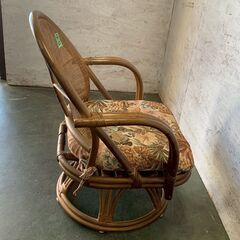 ラタン チェア 1人掛け ラタン家具 籐家具 椅子 レトロ家具 インテリア 昭和レトロ アンティーク リビング家具 ② Y2205の画像