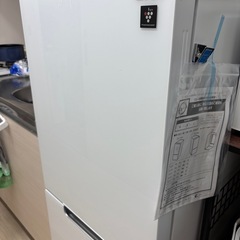 SHARP冷蔵庫の画像