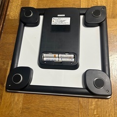 OMRON 体重計の画像