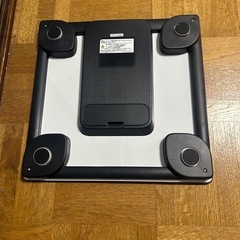 OMRON 体重計の画像