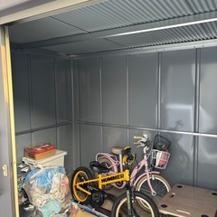 購入予定者確定しました。
現状でトラックに積んで持って帰って頂ける方に優先します。 SANKIN 倉庫　物置　SK8-100   引き取り限定の画像