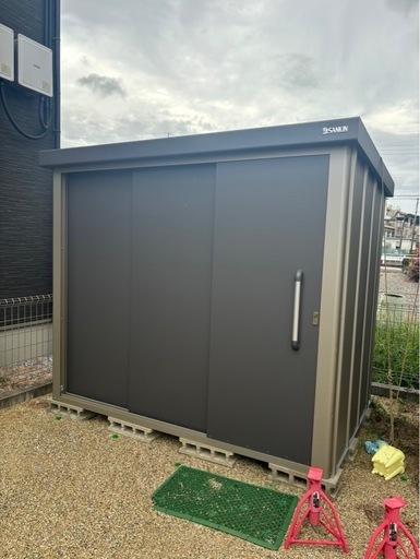 ※購入予定者確定しました。 
SANKIN 倉庫　物置　SK8-100   引き取り限定