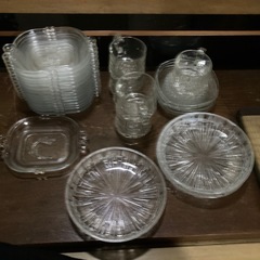 昭和のガラス皿、コップほかの画像