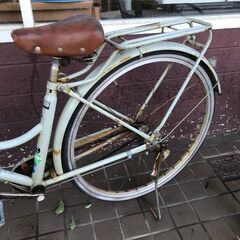 リサイクルショップどりーむ鹿大前店　No.407　22152W　淡い水色　27インチ　シティサイクル　内装三段切替付き　ライト、鍵なしの画像