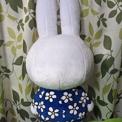 美品●超ＬＬ特大サイズ Ｈ＝５７㎝位★ＧＲＡＮ＋ミッフィー ぬいぐるみ おたんじょうび★ＴＡＩＴＯ プライズ品◎の画像