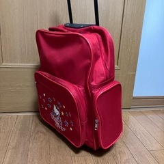 ハローキティのキャリーバッグの画像