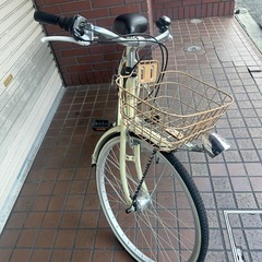 ★美品★24インチ　外装6段変速　LEDオートライト　カゴ付き　子供用自転車　アイボリーの画像