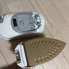アイロン&アイロン台の画像