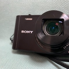 20倍ズームレンズを搭載したSONYのコンパクトデジタルカメラ。　DSC-WX300の画像