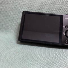 20倍ズームレンズを搭載したSONYのコンパクトデジタルカメラ。　DSC-WX300の画像