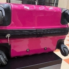 ●無料 キャリー タイヤ動きます 使用感あり 早く取りに来てくれる方の画像