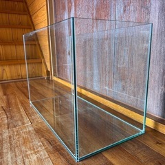 ガラス水槽等の画像