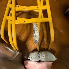 椅子４脚 ピンク、グレーの画像