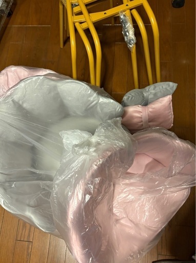 椅子４脚 ピンク、グレー