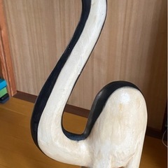 木彫りのラクダオブジェの画像