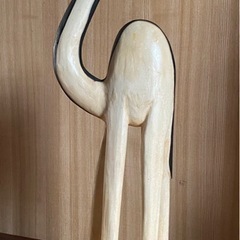 木彫りのラクダオブジェの画像