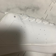 白スニーカーの画像