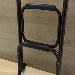 【決まりました】
立ち上がり補助手すりの画像