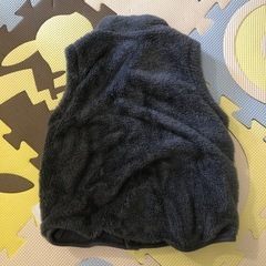 UNIQLO フリースベスト ベビー服 リバーシブル 100の画像