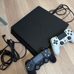 PS4(256GB)本体＋ソフト1本＋コントローラー2台（ジャンク）セットの画像