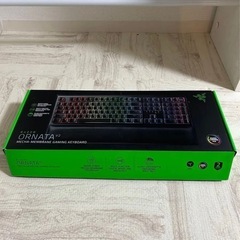 Razerのヘッドセットとキーボードの画像