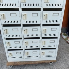 ２４人用ロッカー　メールやシューズボックスにもの画像