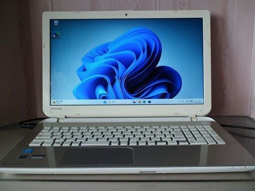 【東芝Dynabook Ｔ５５／ＮＧ SSD240GB搭載WIN11/Core-i3/ﾒﾓﾘ8GB/Office365】