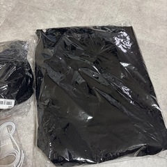 【譲り先決定】SHEIN 帽子 服 イヤホンの画像