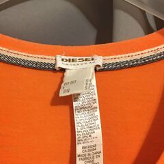DIESEL（ディーゼル）メンズ　オレンジ色 　Tシャツの画像
