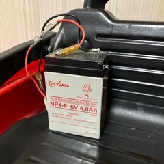車　赤　電動　おもちゃの画像